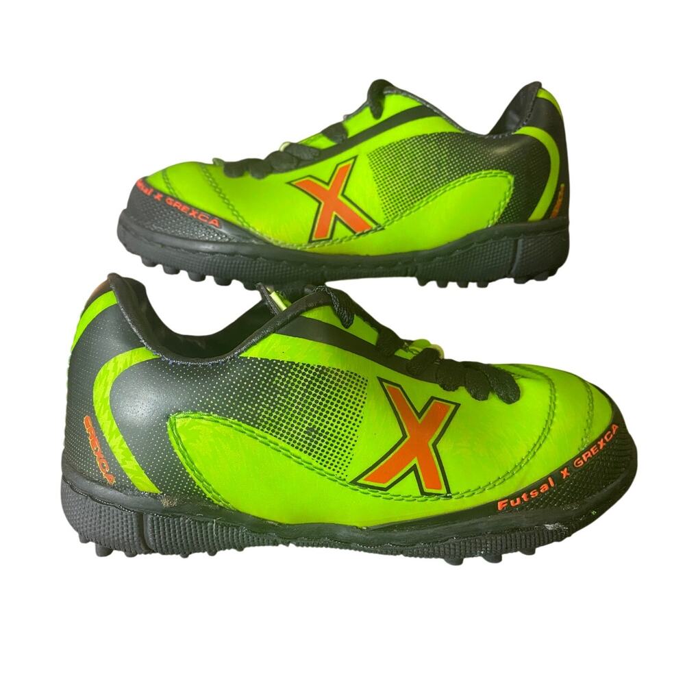 Munich Futsal X Gresca Kids Soccer Shoes US 0.5 EU25 Neon Green Turf